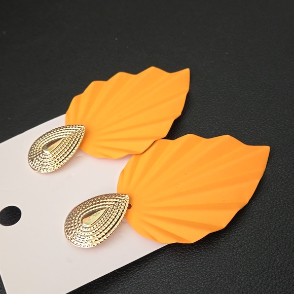 Large Statement Enamel Post Earrings, NWT - Picture 11 of 11